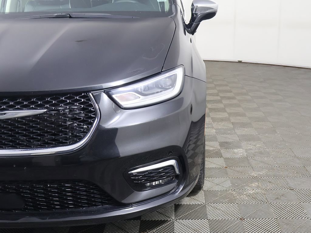 Used 2023 Chrysler Pacifica Limited image 17
