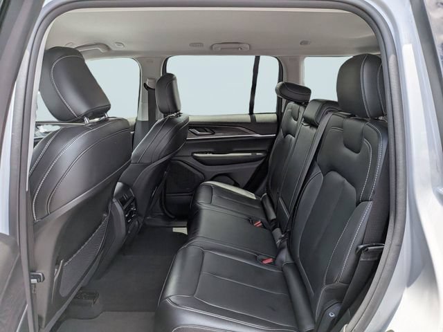 Used 2023 Jeep Grand Cherokee Limited AWD/4WD image 13