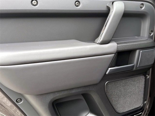 Used 2025 Land Rover Defender 110 image 11