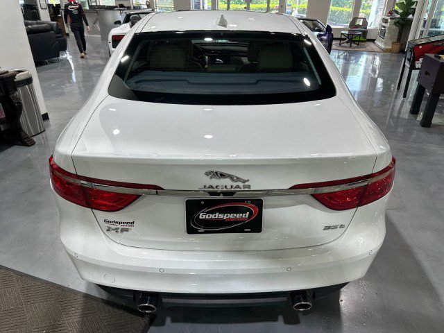 Used 2017 Jaguar XF Prestige RWD image 27