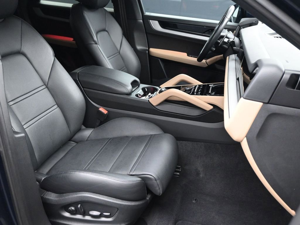 Certified 2024 Porsche Cayenne Coupe image 11
