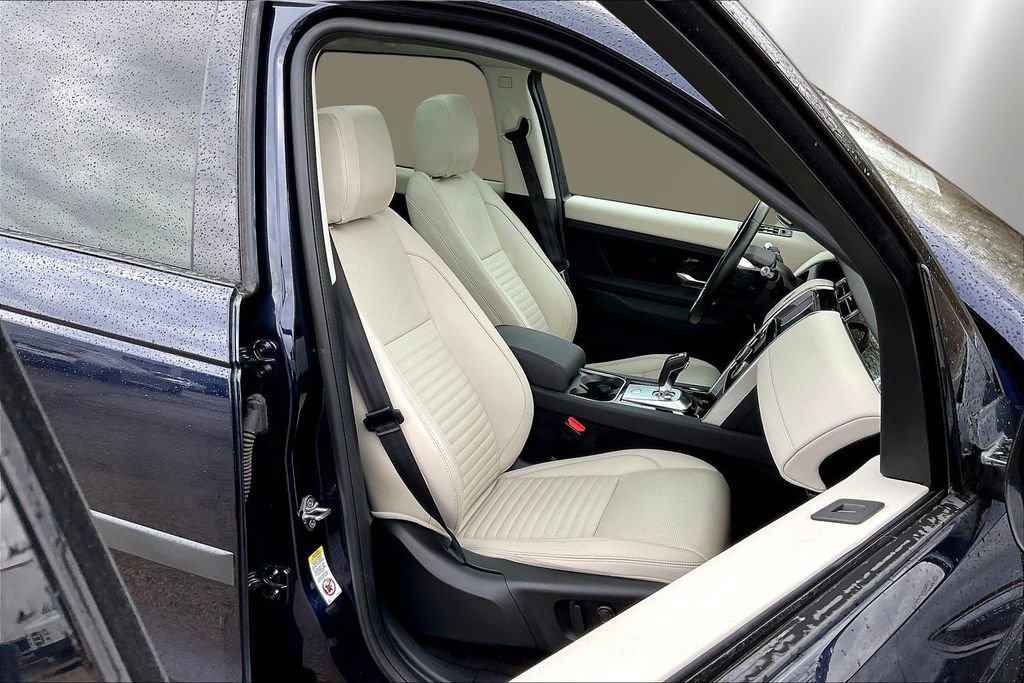 Used 2020 Land Rover Discovery Sport S image 29