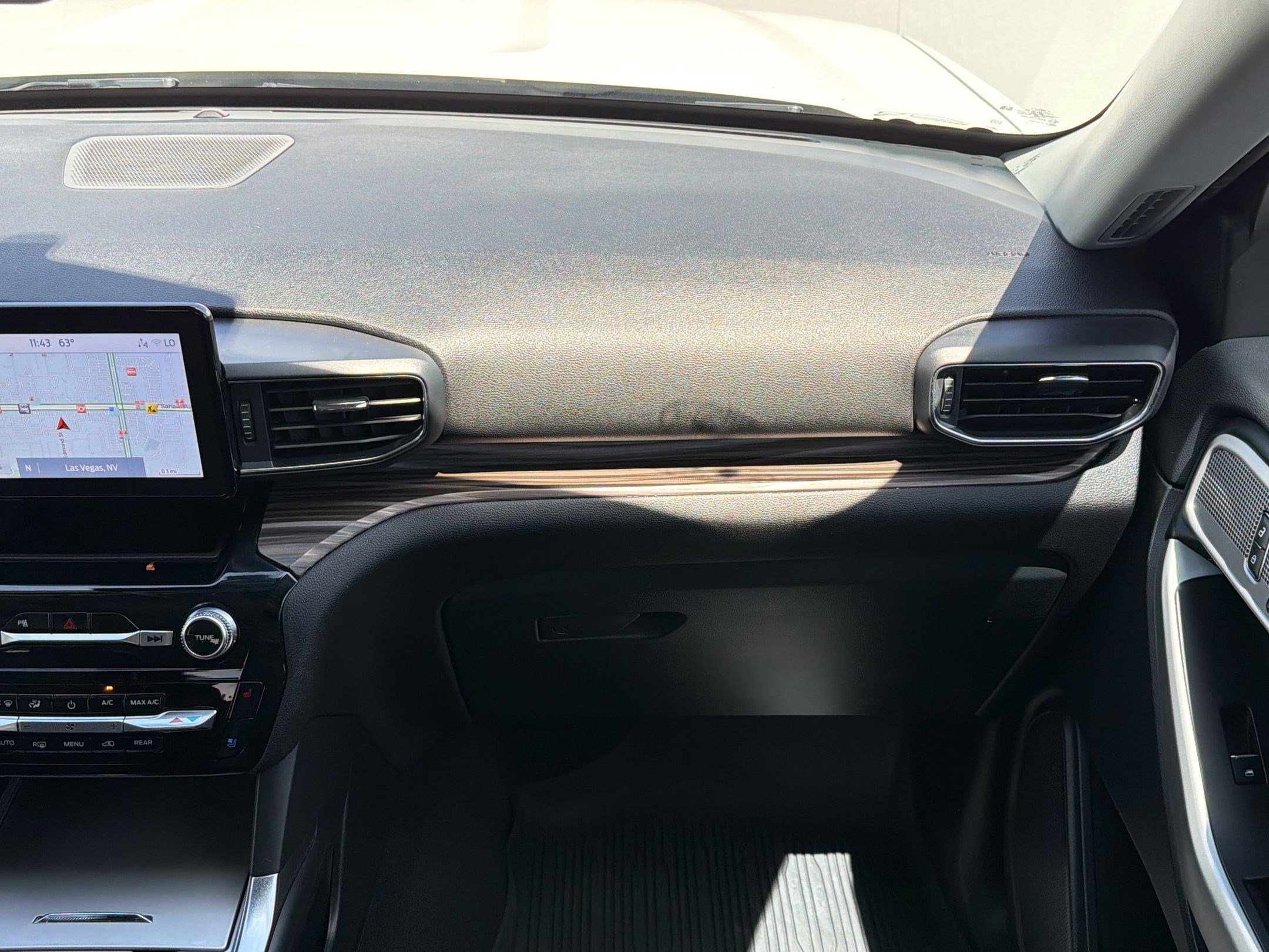 Used 2023 Ford Explorer Limited w/ Equipment Group 301A image 28