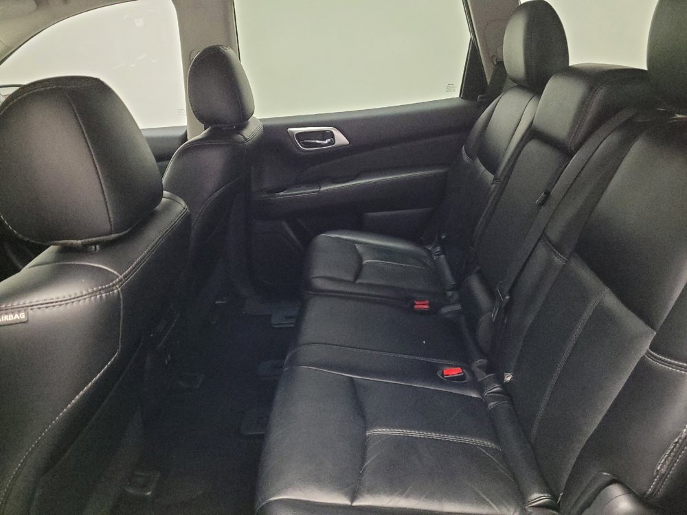 Used 2019 Nissan Pathfinder SL AWD/4WD image 18