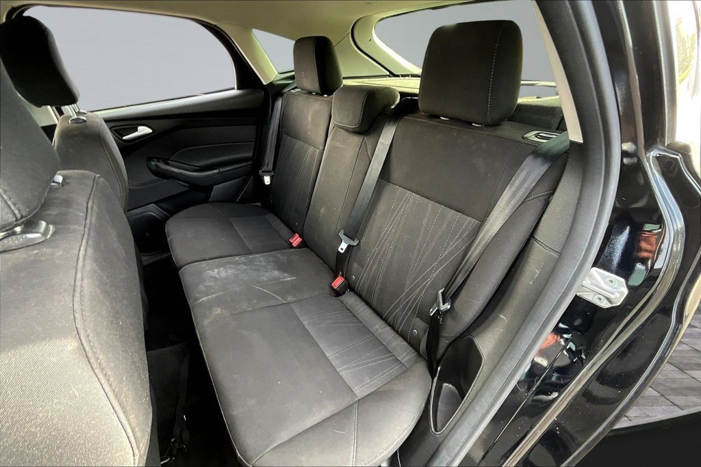 Used 2017 Ford Focus SEL FWD image 22