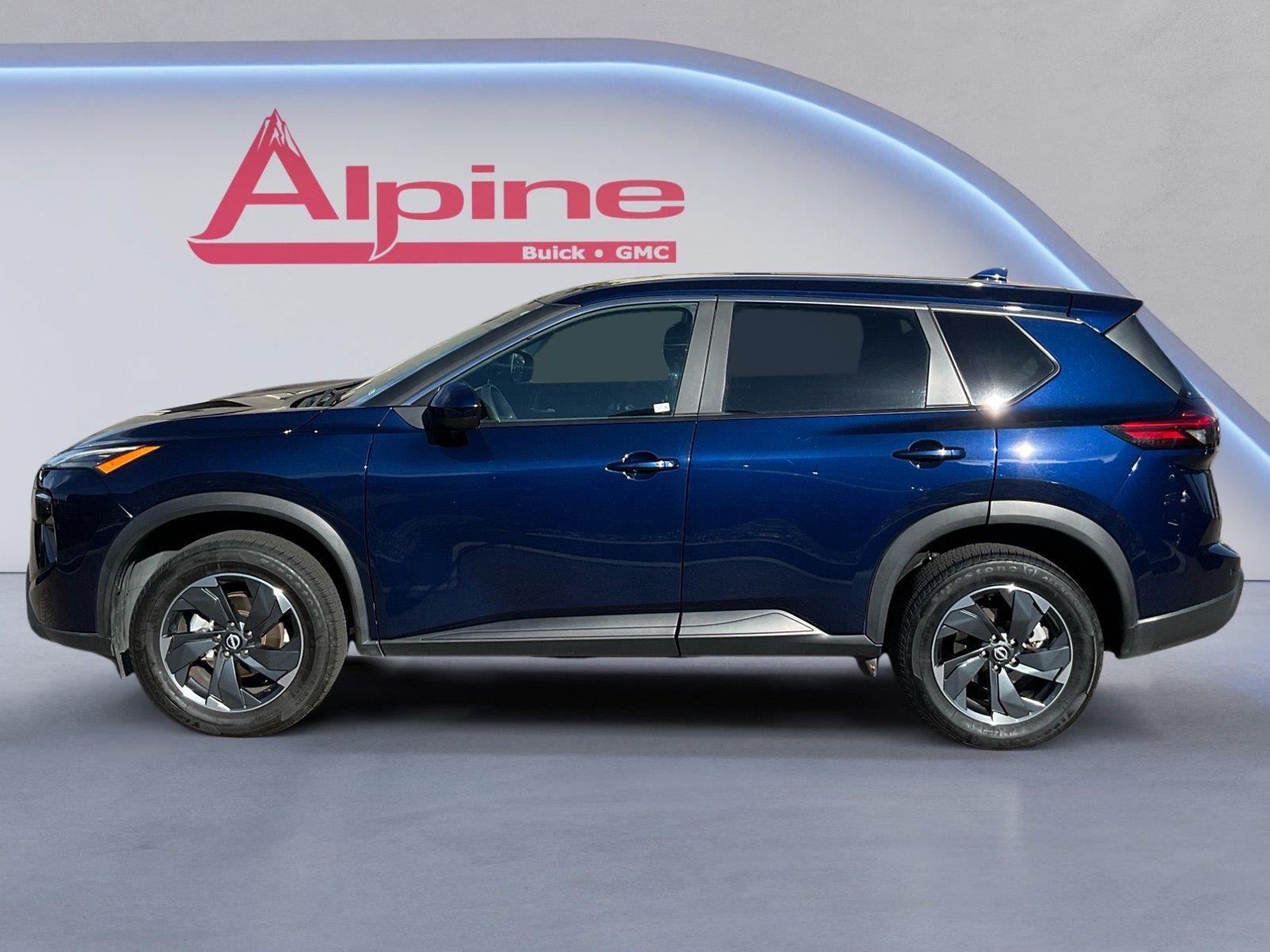 Used 2024 Nissan Rogue SV AWD/4WD image 2