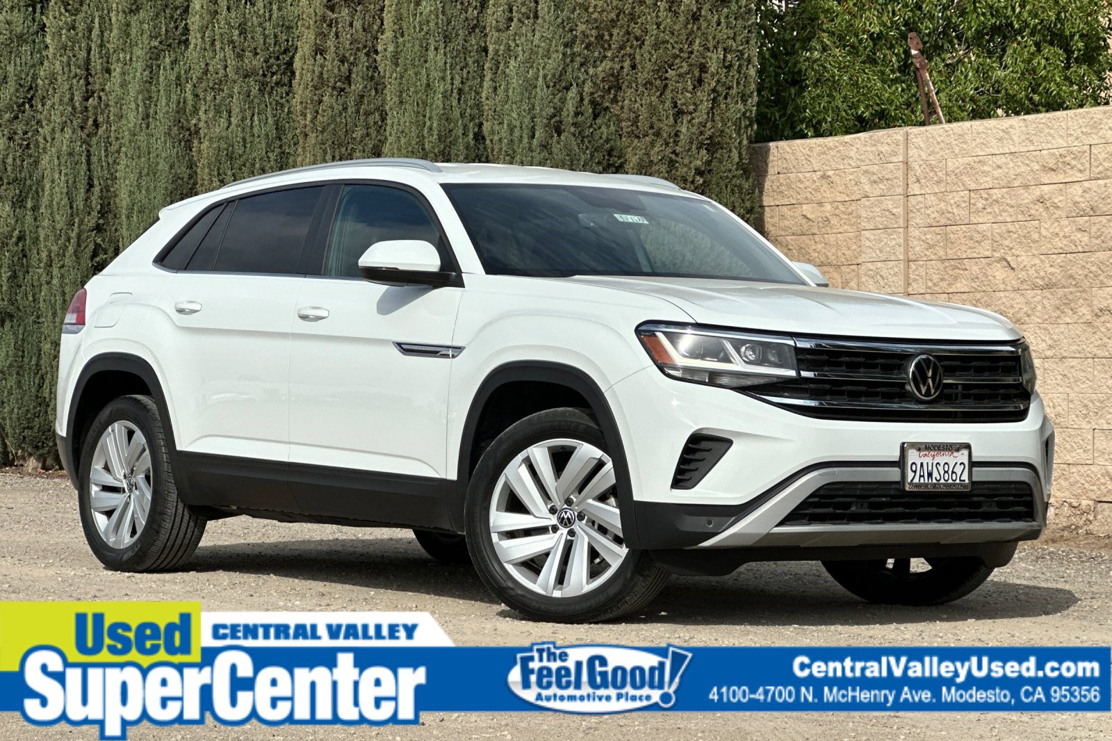 Used 2022 Volkswagen Atlas Cross Sport SE image 1