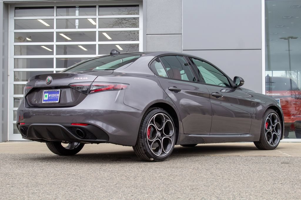 New 2025 Alfa Romeo Giulia AWD w/ Veloce Package AWD image 10