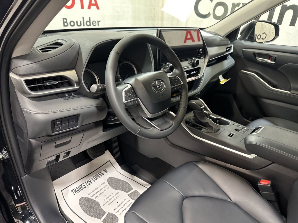 New 2026 Toyota Highlander XLE image 25