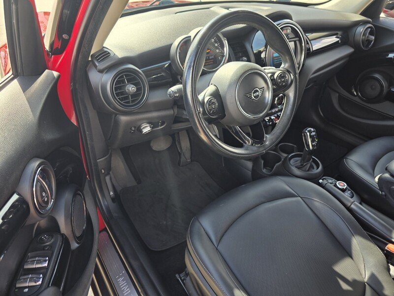 Used 2020 MINI Cooper 4-Door Hardtop FWD image 11