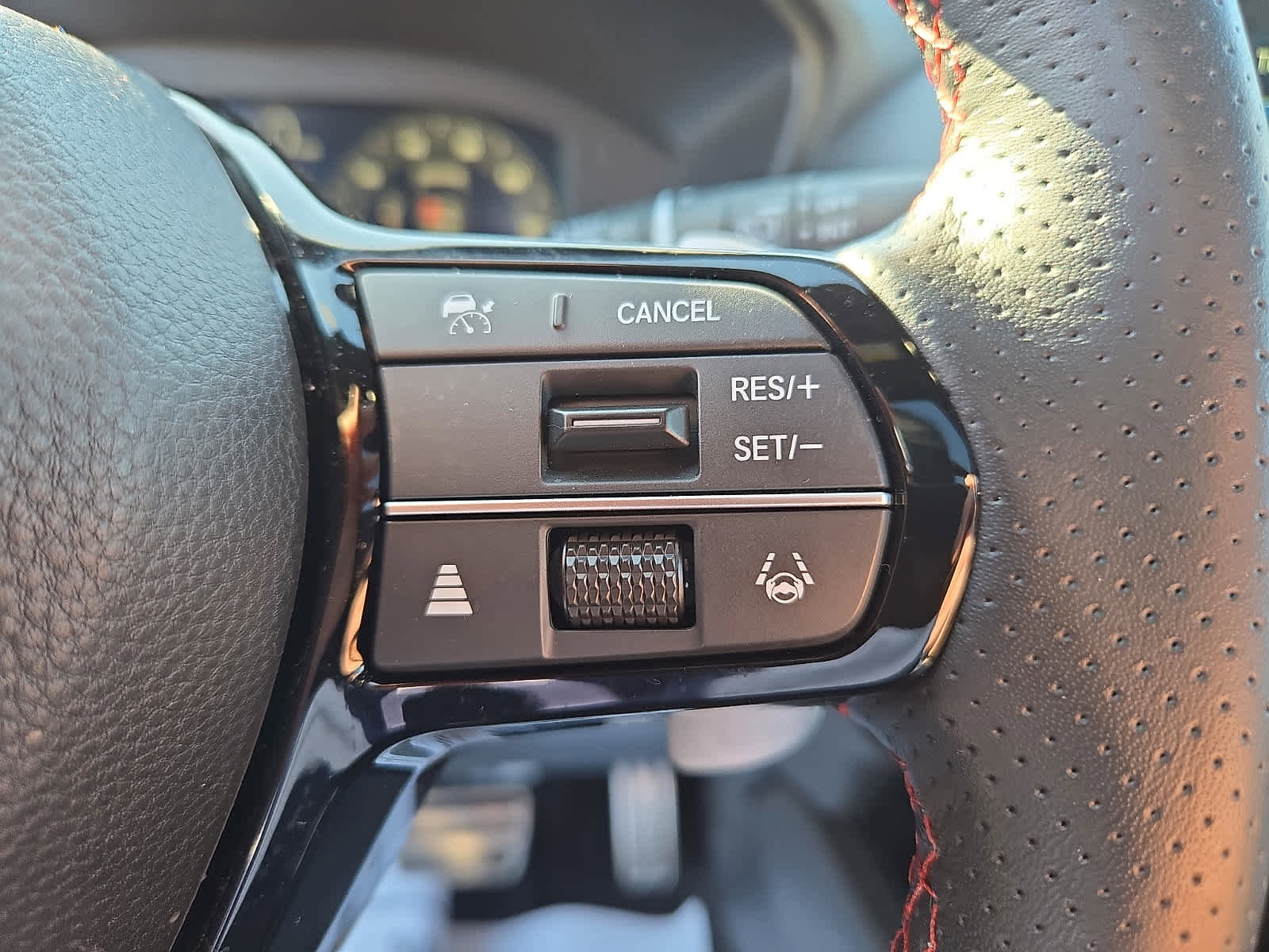 Certified 2025 Acura ADX A-Spec image 24