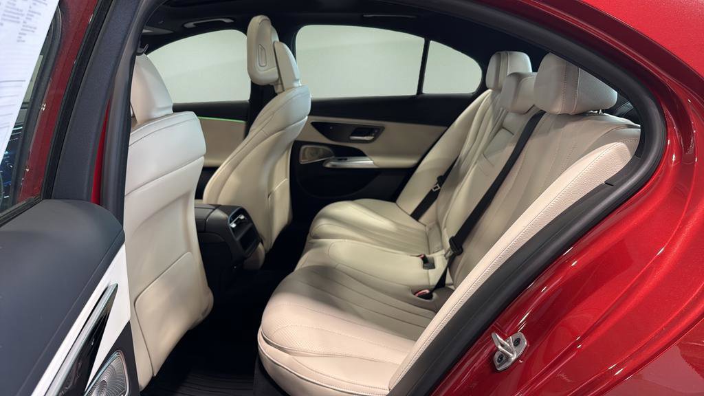 Used 2024 Mercedes-Benz E 350 4MATIC Sedan image 15