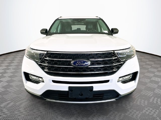 Certified 2023 Ford Explorer XLT w/ Equipment Group 202A AWD/4WD image 5