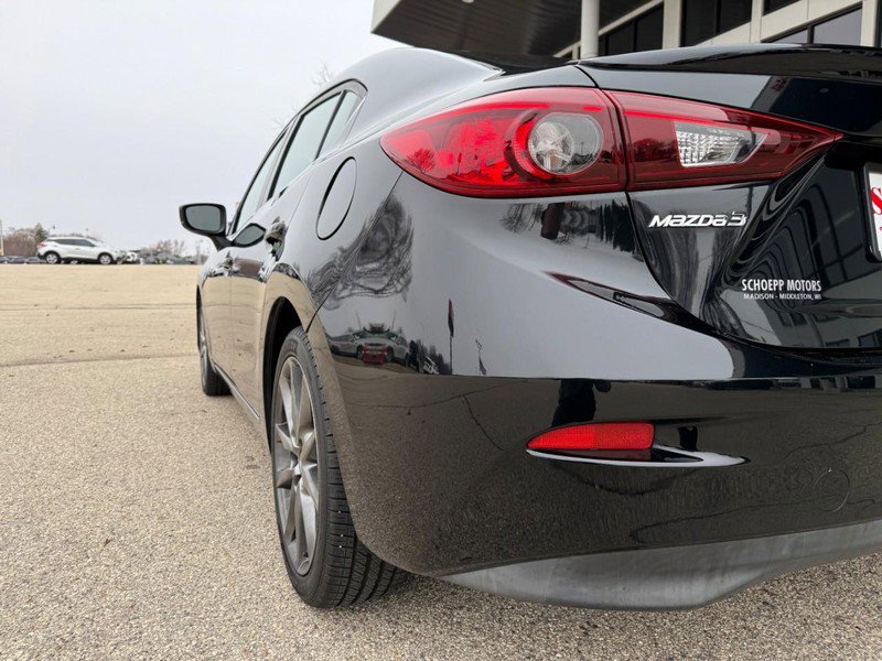 Used 2018 MAZDA MAZDA3 Touring image 15