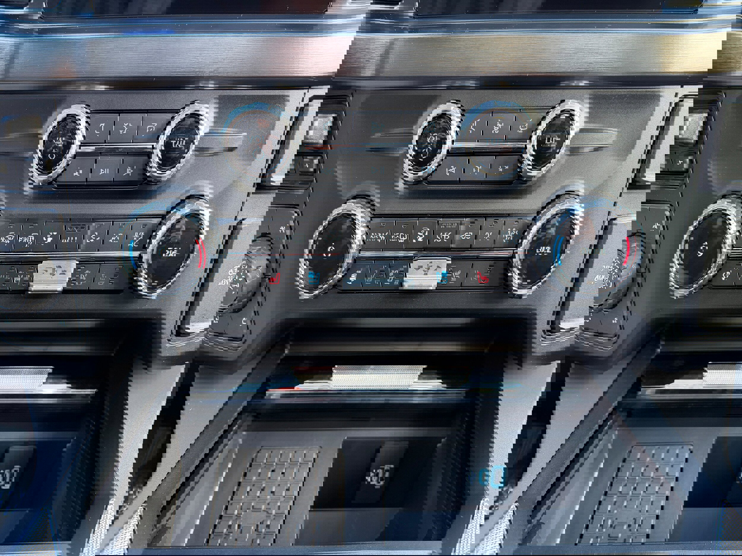 Certified 2024 Ford F350 Lariat w/ Lariat Ultimate Package image 28