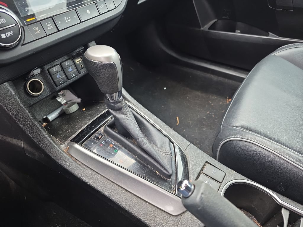 Used 2014 Toyota Corolla S Premium FWD image 28