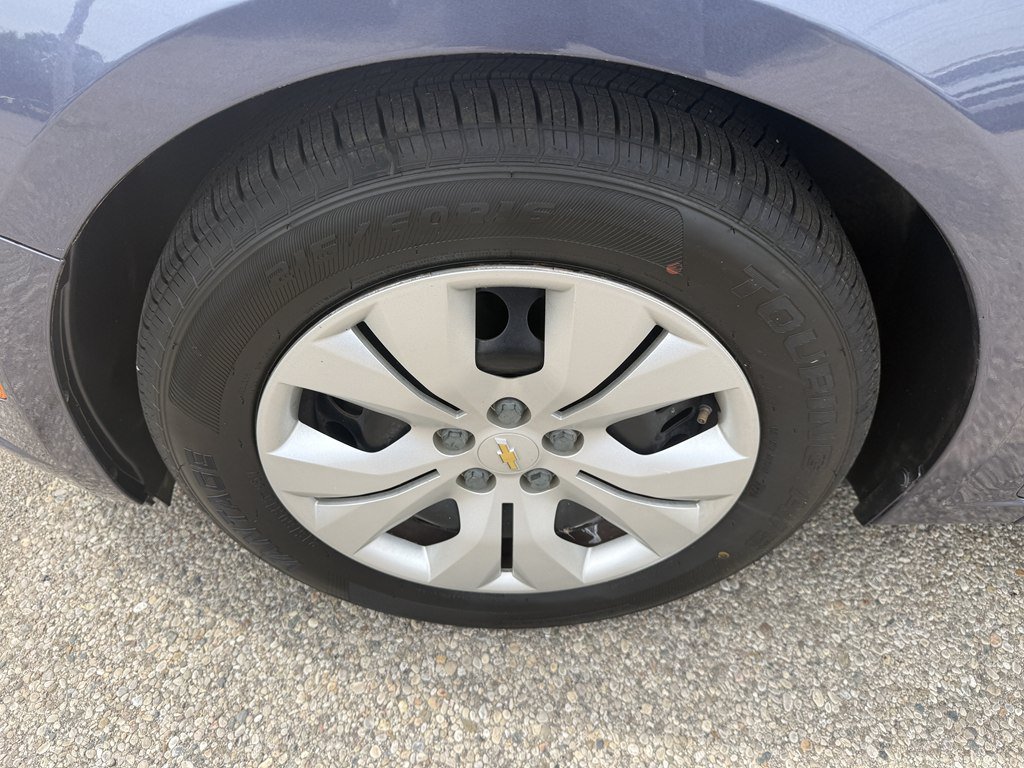Used 2014 Chevrolet Cruze LS FWD image 10