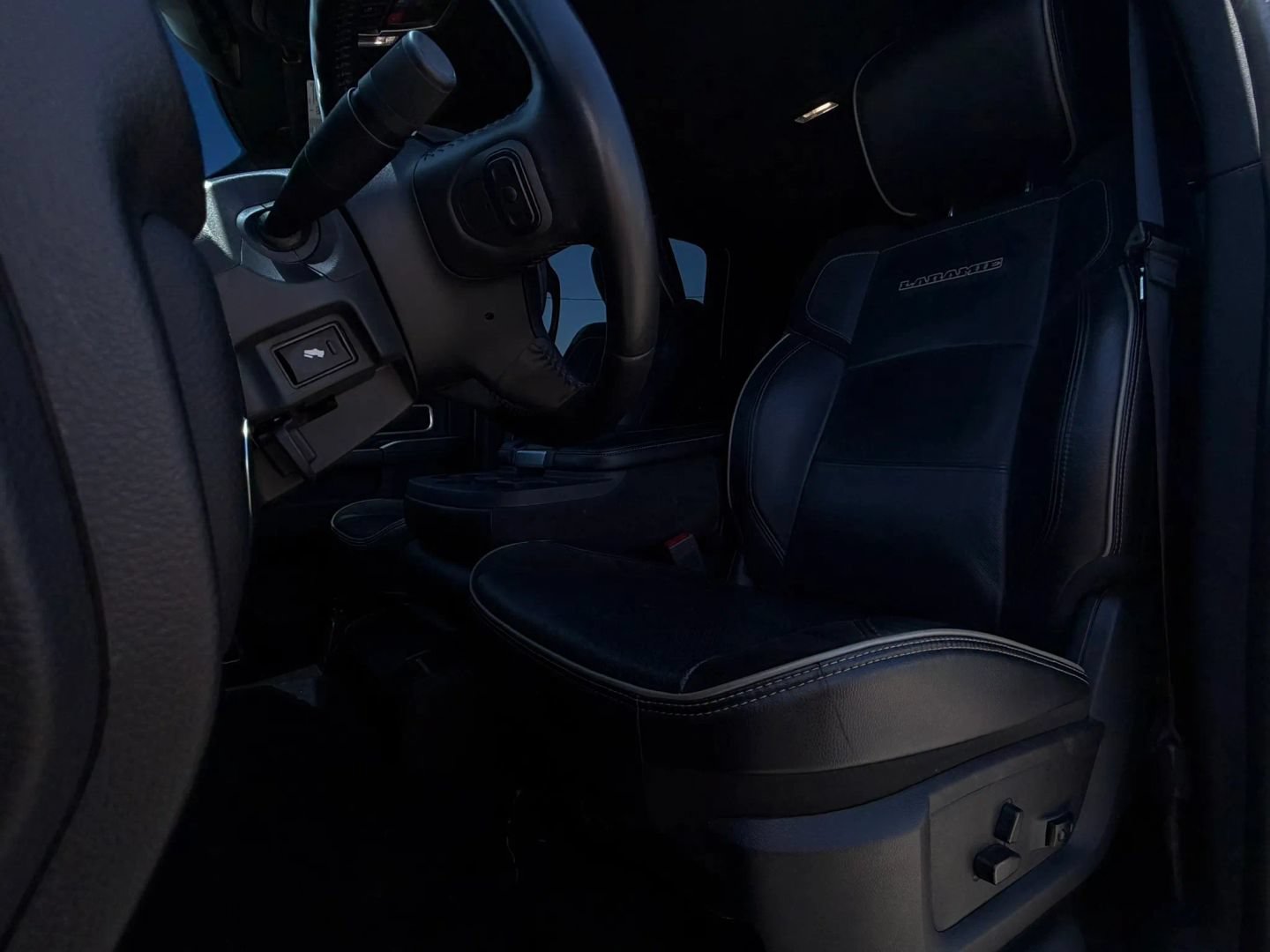 Used 2021 RAM 2500 Laramie AWD/4WD image 10