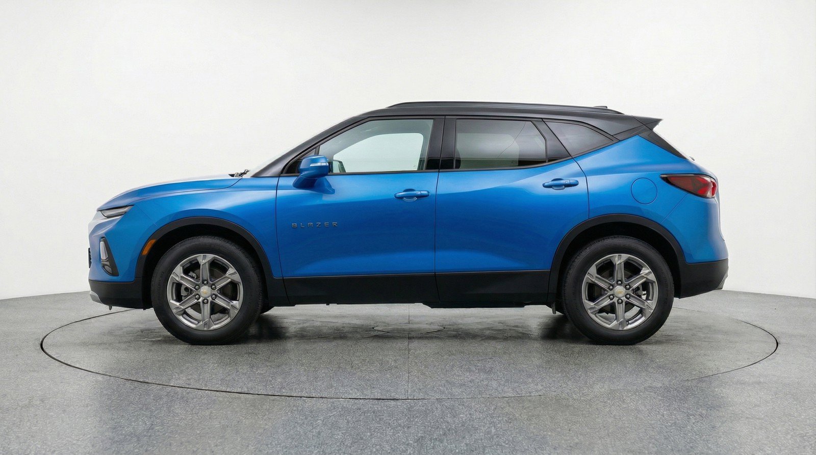 Used 2025 Chevrolet Blazer LT FWD image 5