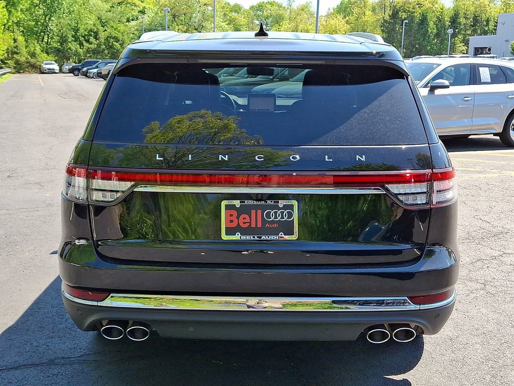 Used 2023 Lincoln Aviator AWD w/ Premium Package image 11