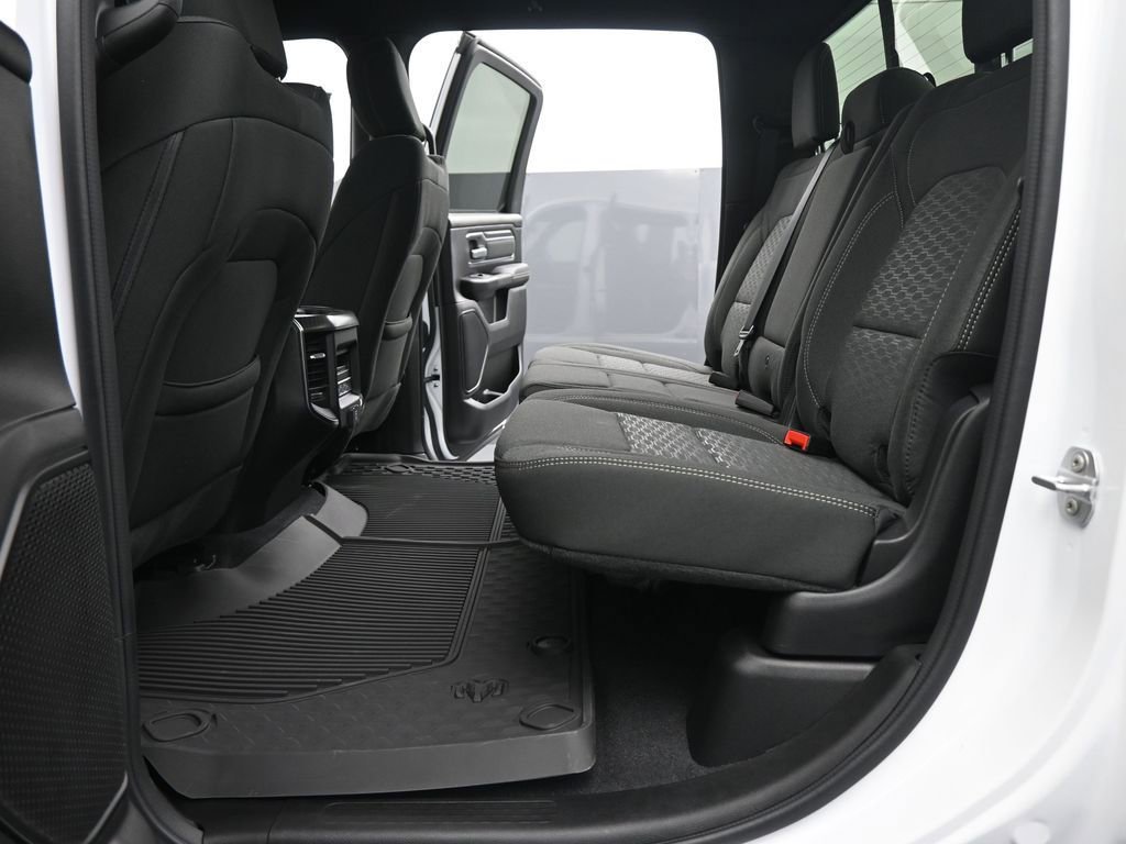 New 2026 RAM 1500 4x4 Crew Cab image 15