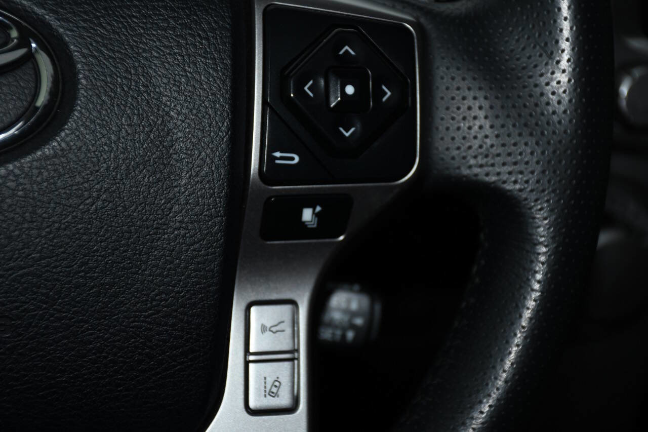 Used 2022 Toyota 4Runner SR5 Premium w/ Moonroof Package AWD/4WD image 31