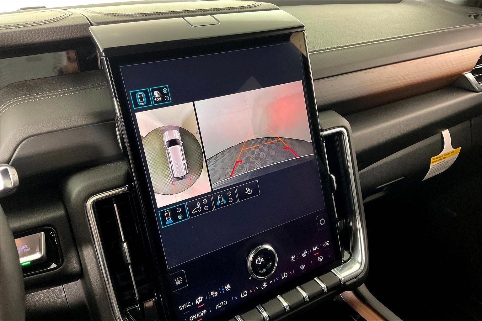 Used 2025 GMC Yukon XL Denali image 14