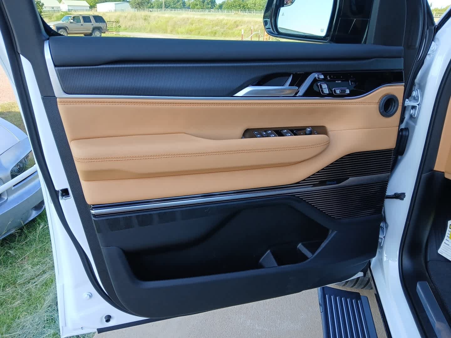 New 2026 Jeep Grand Wagoneer Summit AWD/4WD image 12