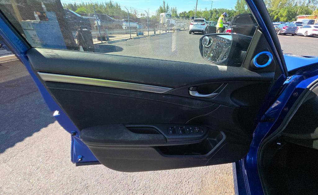 Used 2018 Honda Civic EX image 9