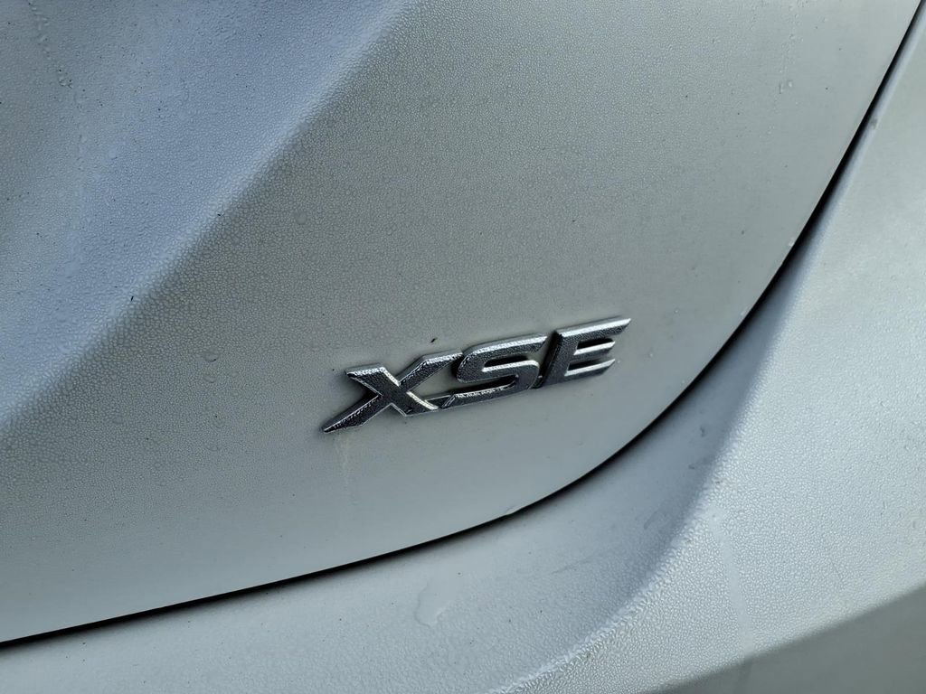 Used 2018 Toyota Camry XSE image 8