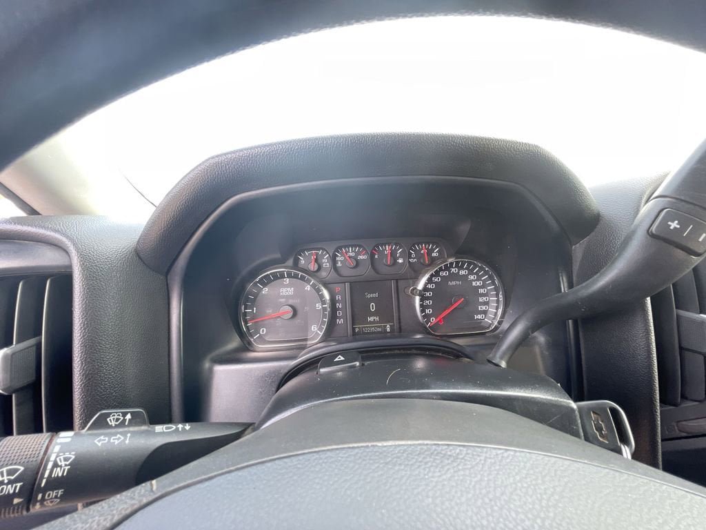 Used 2015 Chevrolet Silverado 1500 W/T w/ WT Convenience Package AWD/4WD image 11