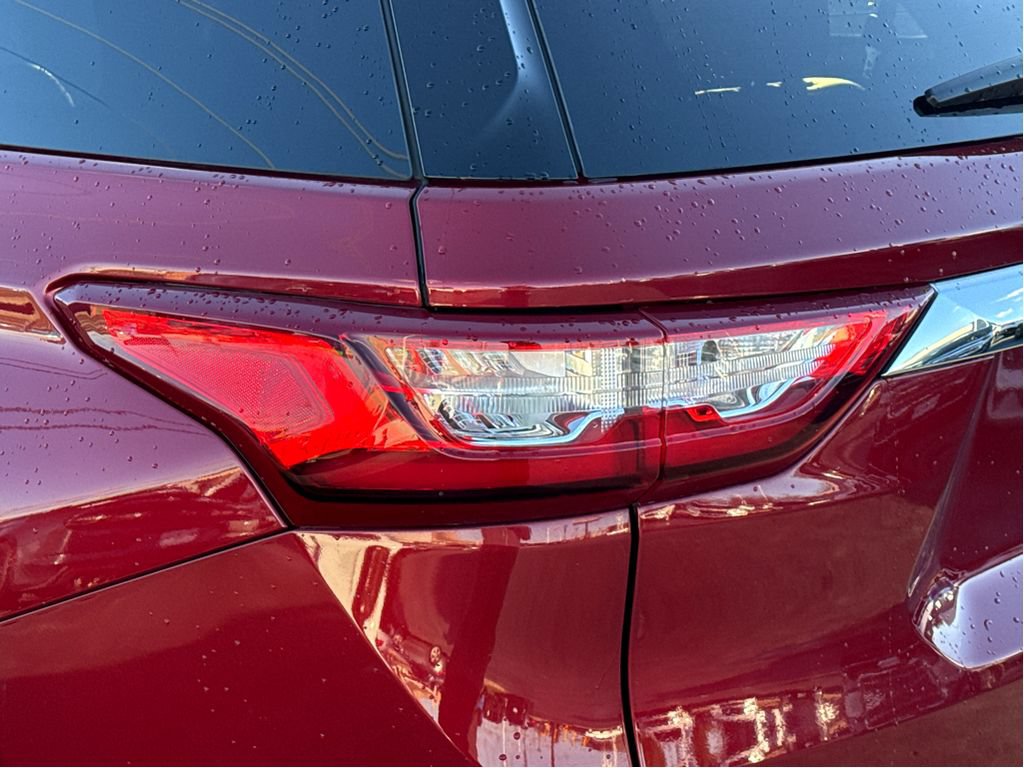 Used 2020 Chevrolet Traverse Premier FWD image 6