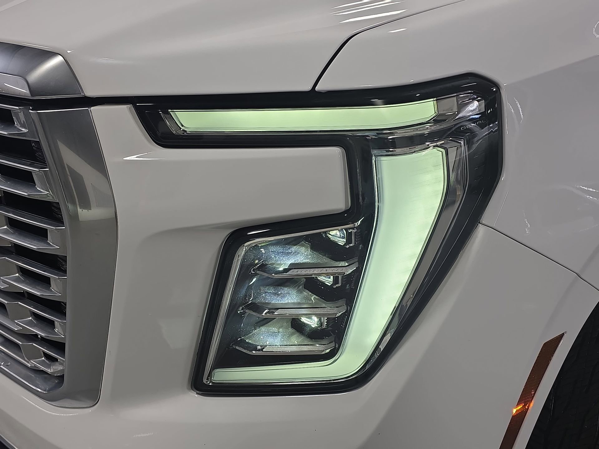 Used 2025 GMC Yukon Denali image 30