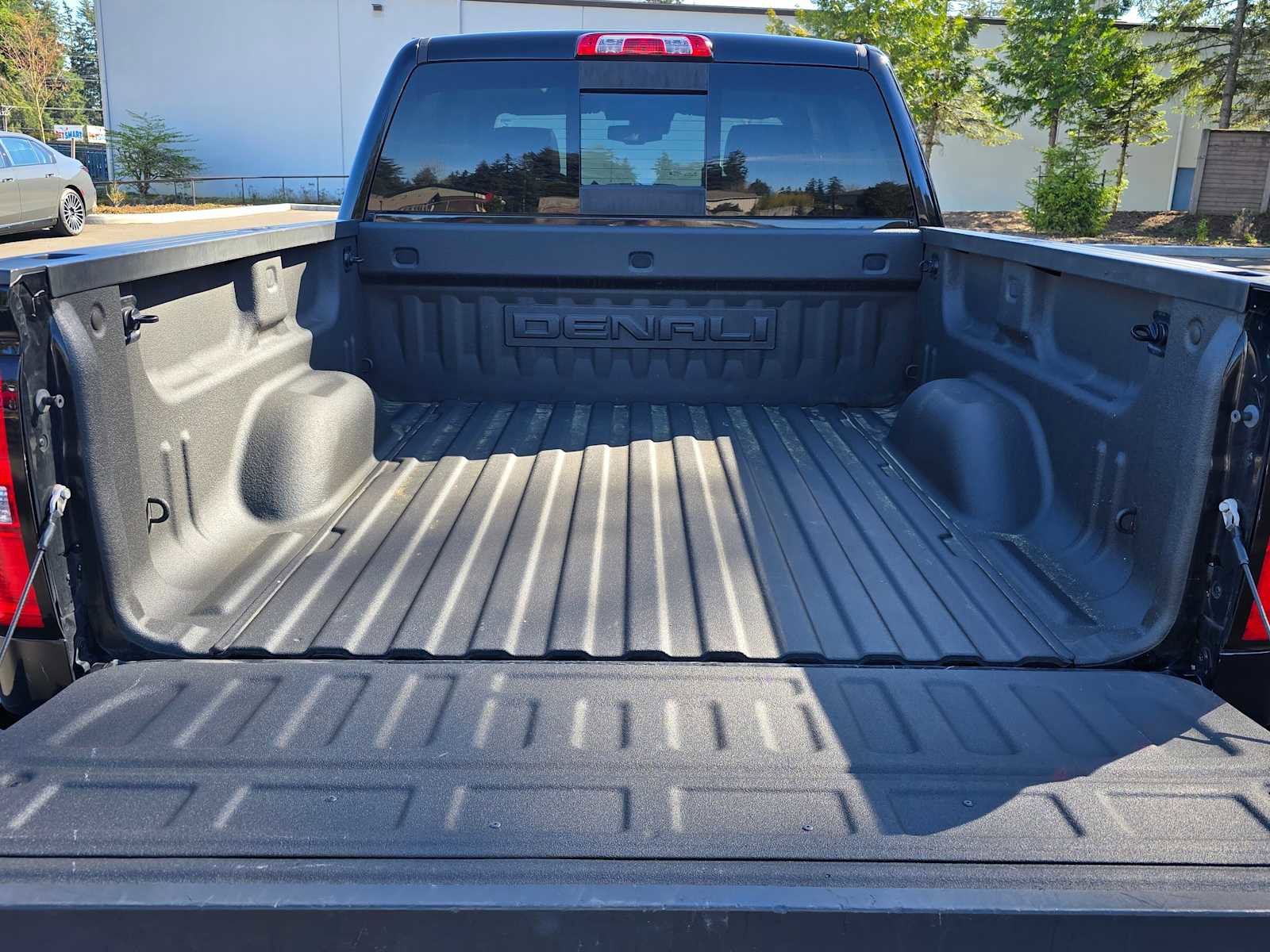 Used 2015 GMC Sierra 1500 Denali w/ Driver Alert Package image 13