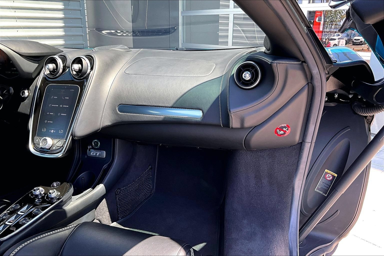 Used 2021 McLaren GT RWD image 15
