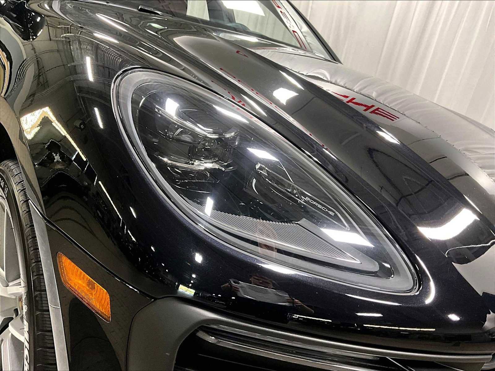 Used 2025 Porsche Macan image 14