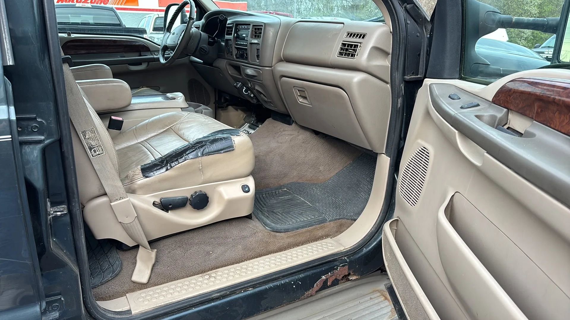Used 2001 Ford Excursion Limited image 16