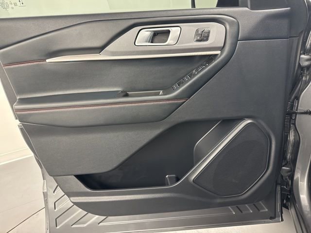 Used 2025 Ford Explorer ST-Line w/ Premium Package image 30
