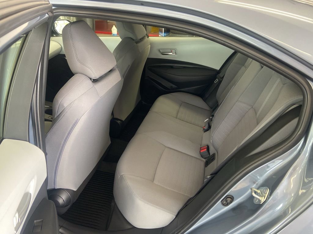 Used 2024 Toyota Corolla SE w/ SE Convenience Package FWD image 9