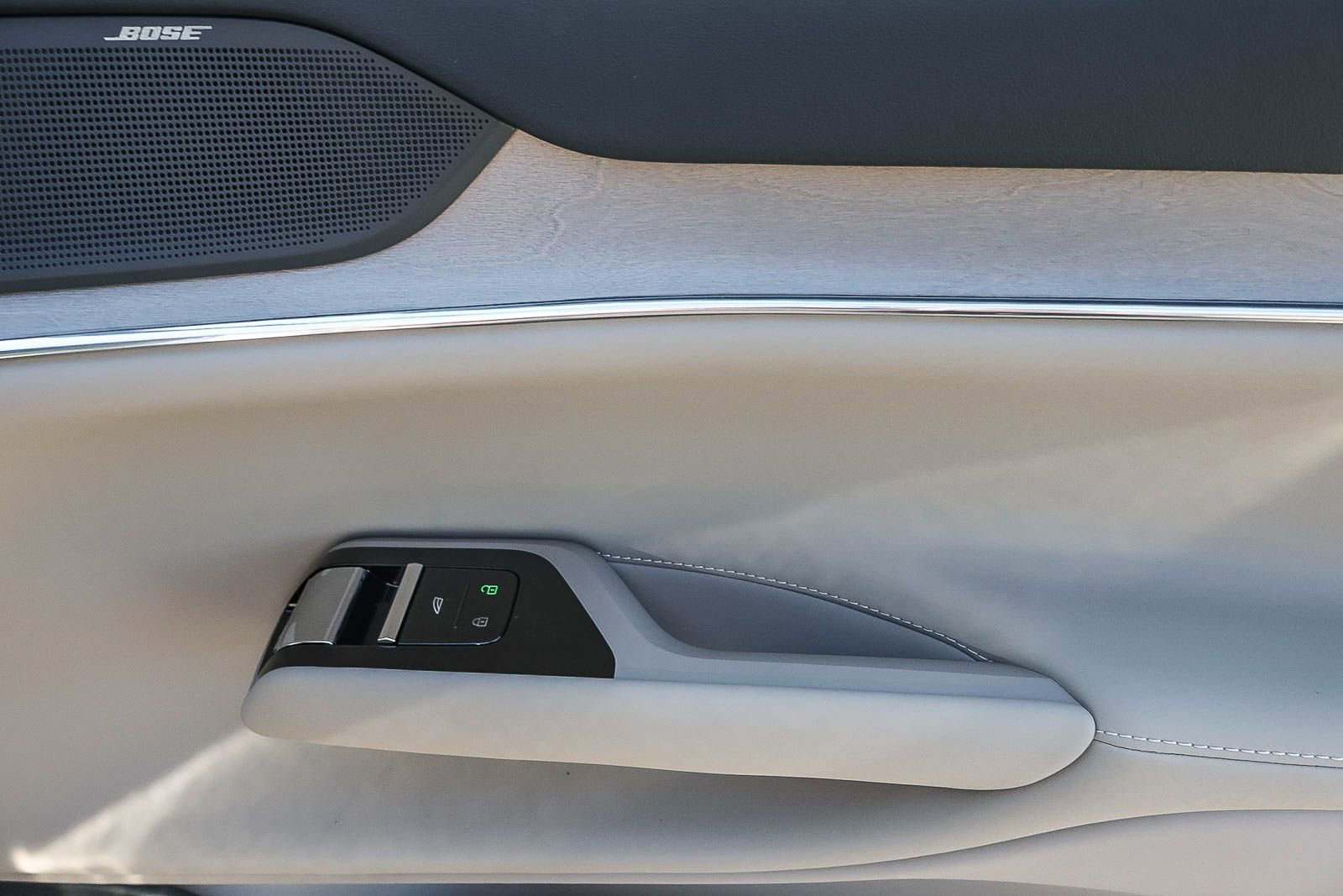 New 2026 Volvo EX90 Plus RWD image 19