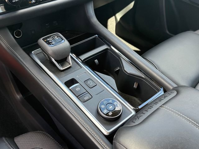 Used 2025 Nissan Pathfinder SL image 24