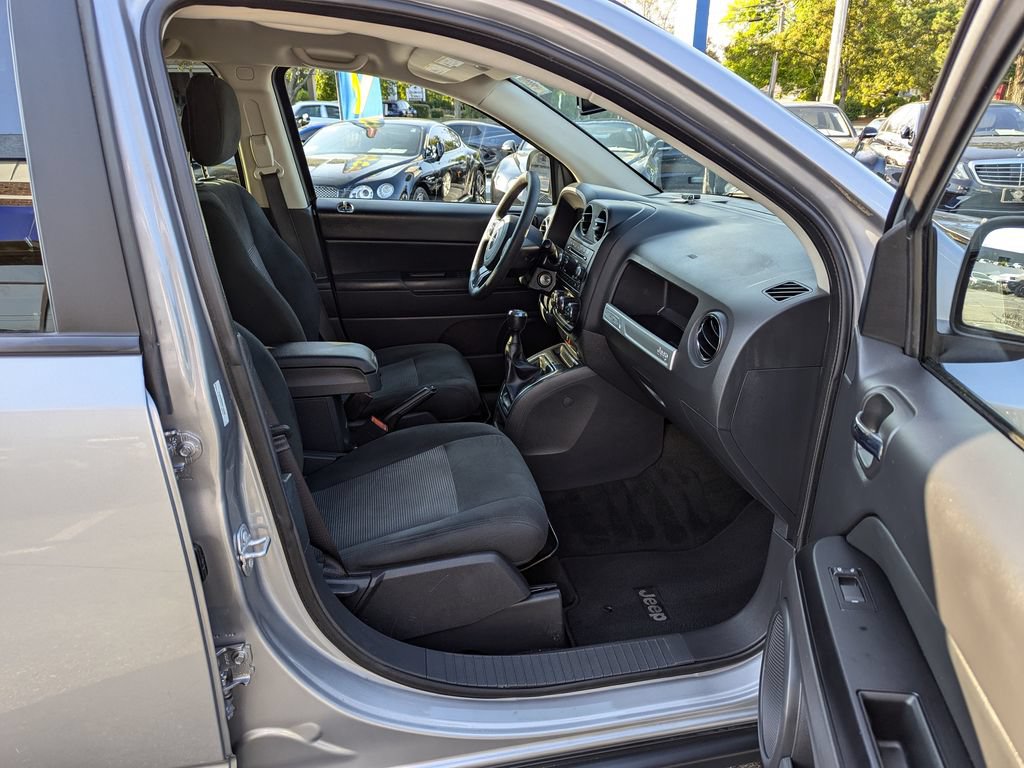 Used 2017 Jeep Compass Sport w/ Power Value Group AWD/4WD image 24