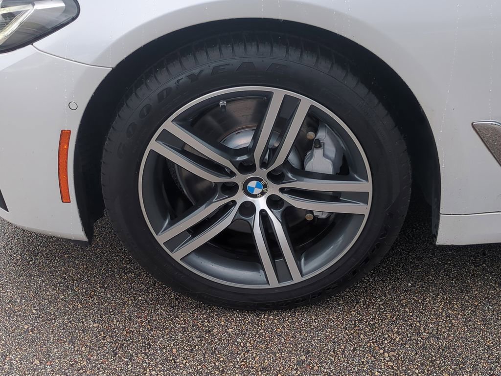 Used 2021 BMW 530i w/ Premium Package RWD image 12