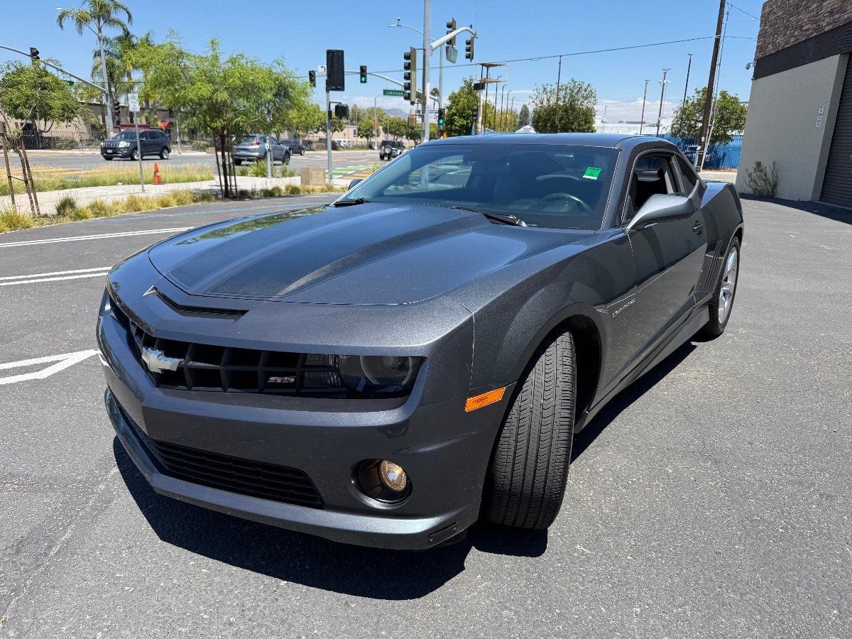 Used 2010 Chevrolet Camaro SS w/ LPO, Ground Effects Package RWD image 3