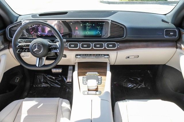 New 2025 Mercedes-Benz GLS 580 4MATIC image 12