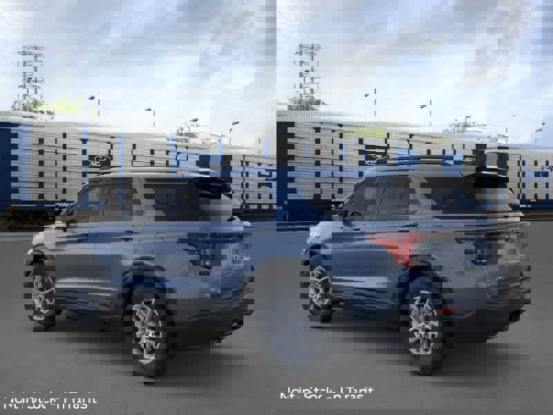New 2026 Ford Explorer Active image 4