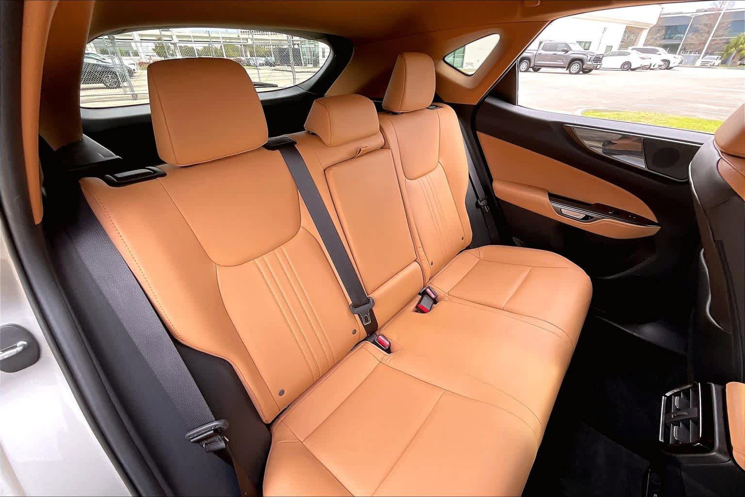 Used 2024 Lexus NX 250 FWD image 17