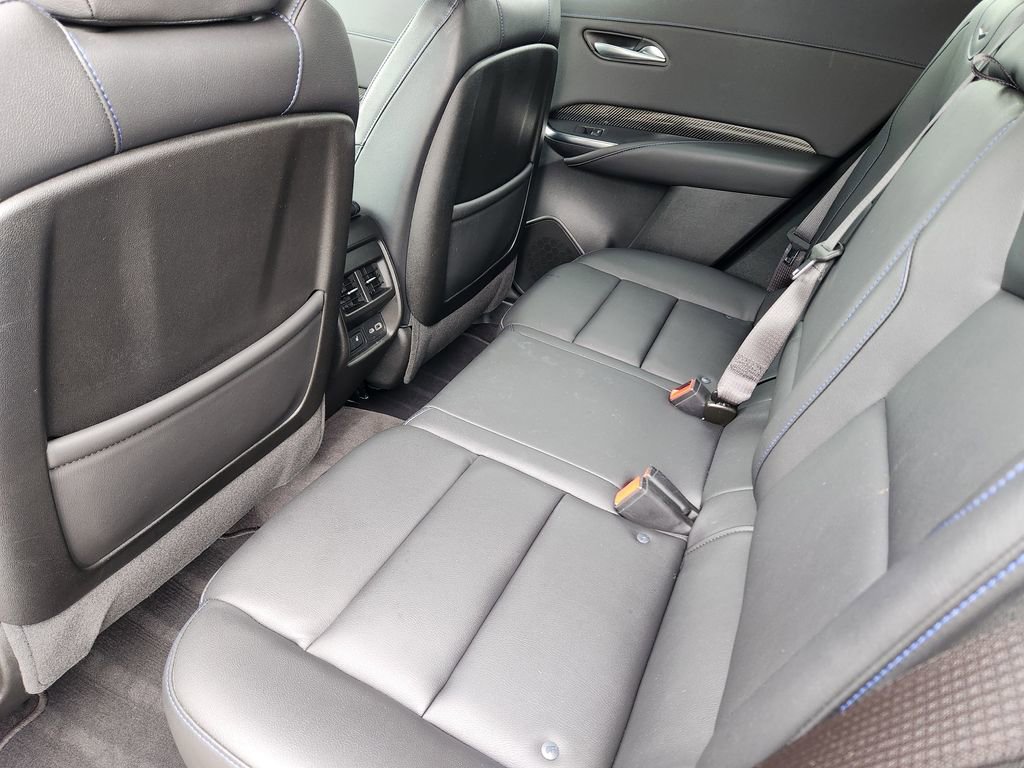 Used 2024 Cadillac XT4 Sport w/ Cold Weather Package FWD image 30