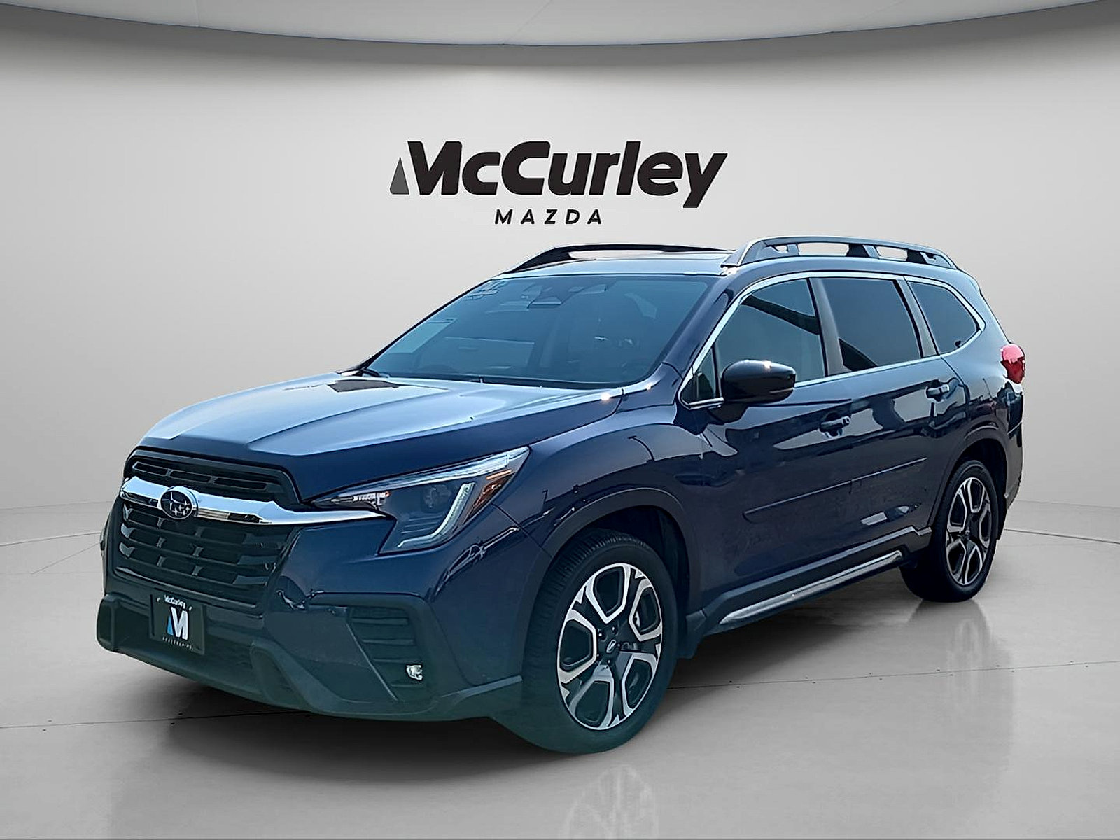 Used 2024 Subaru Ascent Limited w/ Technology Package AWD/4WD image 3