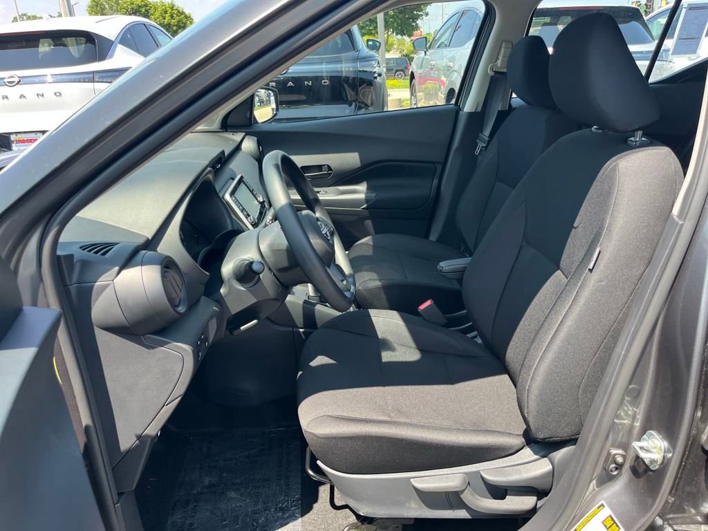 New 2025 Nissan Kicks Play S image 13